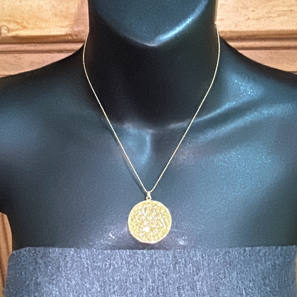 Real 10K Yellow Gold Large Floral Flowers Locket Pendant for Necklace (not 14K )